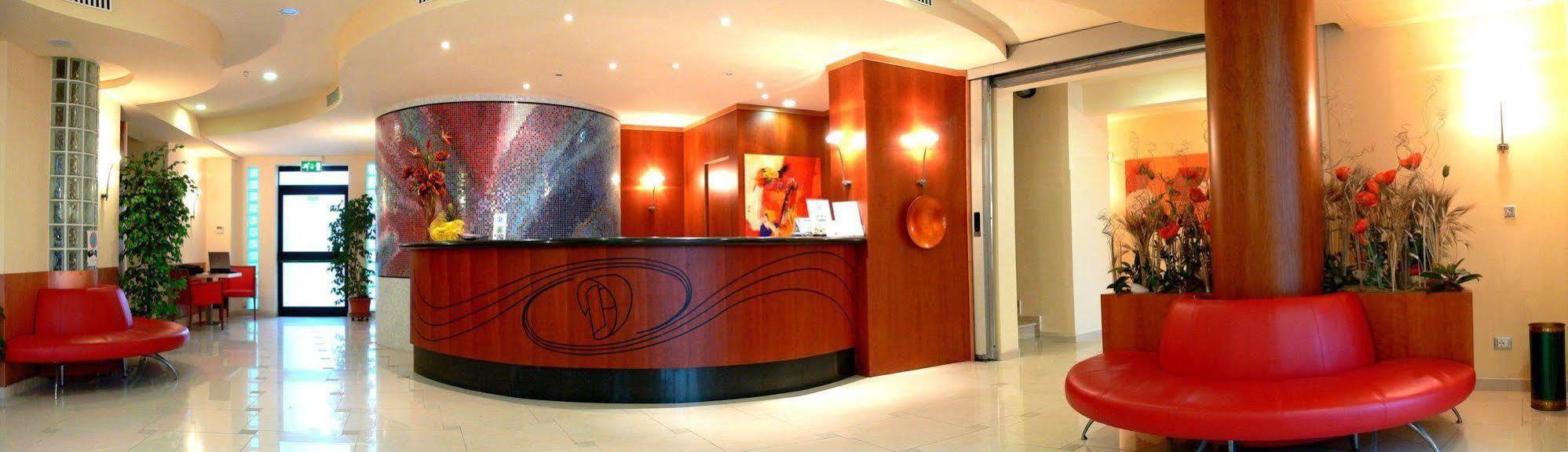 Hotel Duca Degli Abruzzi Montesilvano Exterior foto